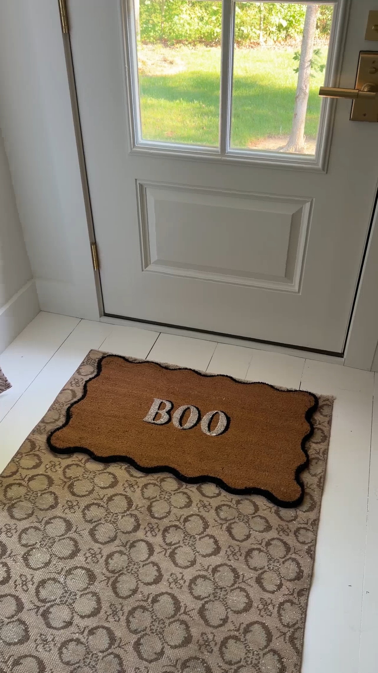We got a new Fall outdoor doormat from Walmart. I also rounded up a bunch of great seasonal options from across the web to inspire your front porch space.  

 #LTKSeasonal #LTKHome