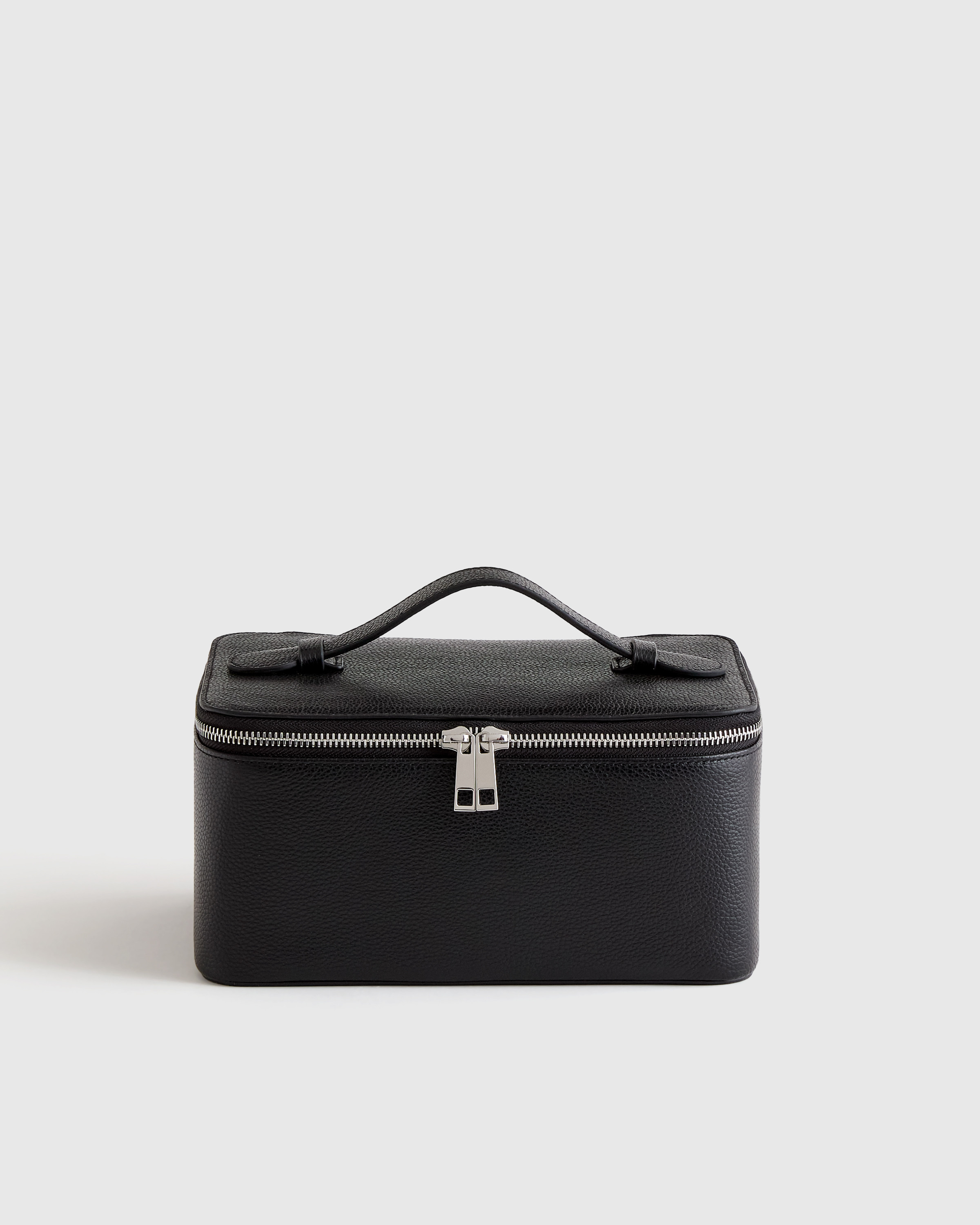 Quince | Women's Italian Leather Travel Cosmetic Case in Black | Quince