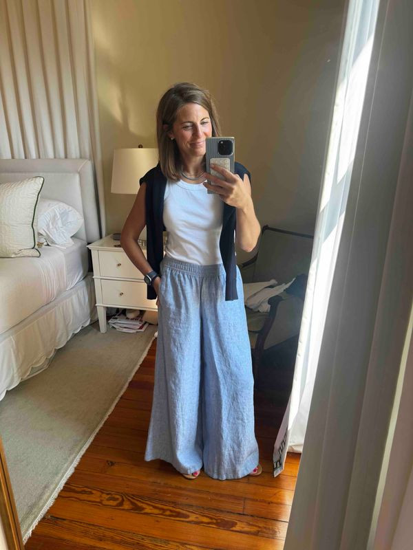 A simple summer outfit that just works 🤍 The fitted white tee paired with breezy linen wide-leg pants creates an effortless, relaxed look, while the black sleeveless layer adds a chic, polished touch. Easy everyday style with that comfy, elevated feel I’m always reaching for. ✨🤍🖤

#LinenPants #WideLegPants #WhiteTeeOutfit #SummerOutfit #CasualChic #EffortlessStyle #MinimalistOutfit #EverydayStyle #LinenOutfit #LTKFashion 

 #LTKootd