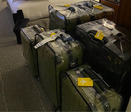 Travel Essentials/Luggagee

#LTKfamily #LTKtravel #LTKmens