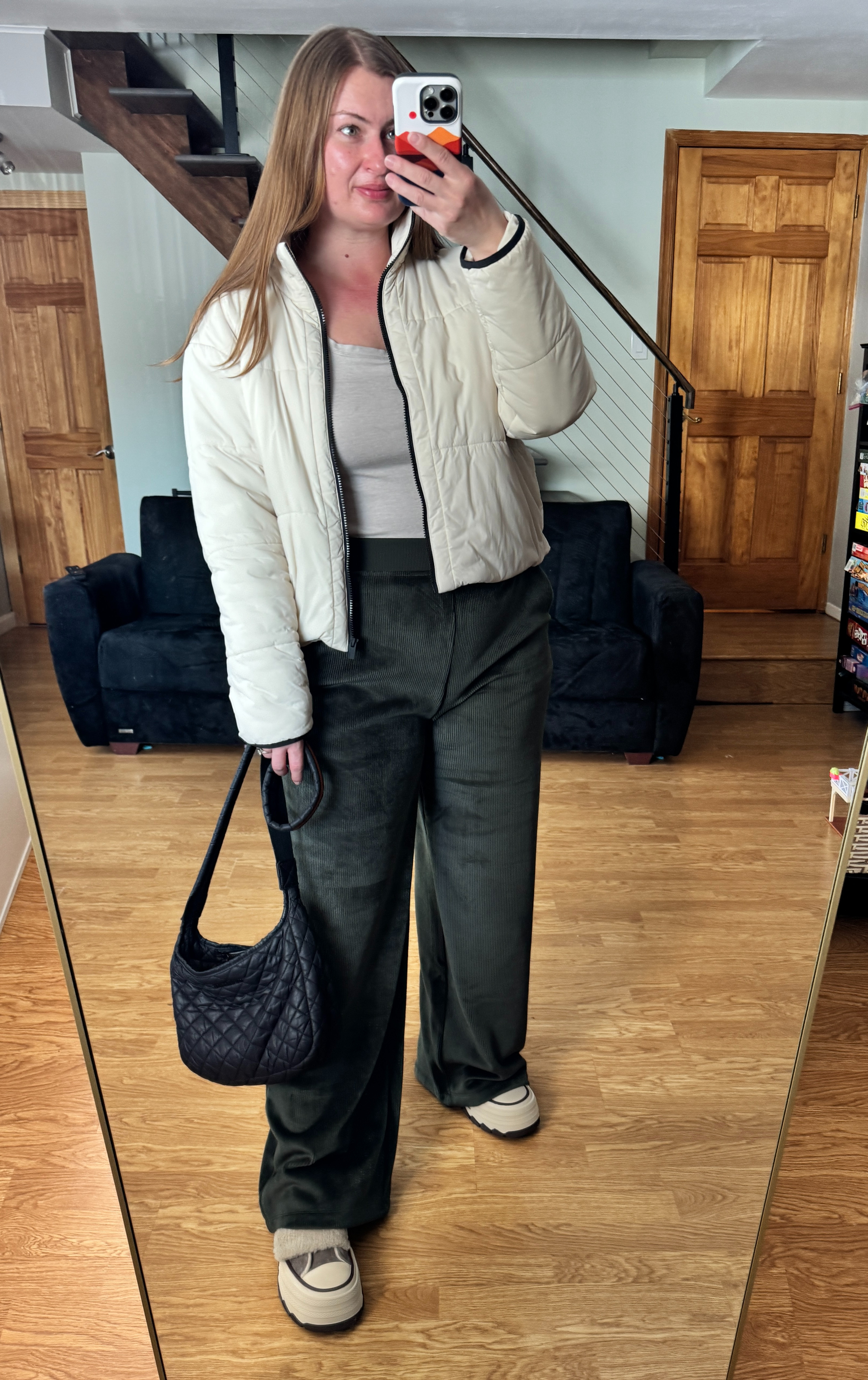 Sunday is for wearing cozy things and not stressing too much.
Here's my no-worries kind of look - 
🖤Vuori insulated jacket - on sale!
🖤Velour lounge pants by Rhone
🖤Best everyday bag - MZ Wallace
How are you spending your Sunday? 

 

#LTKdayinmylife #LTKootd #LTKmomlife