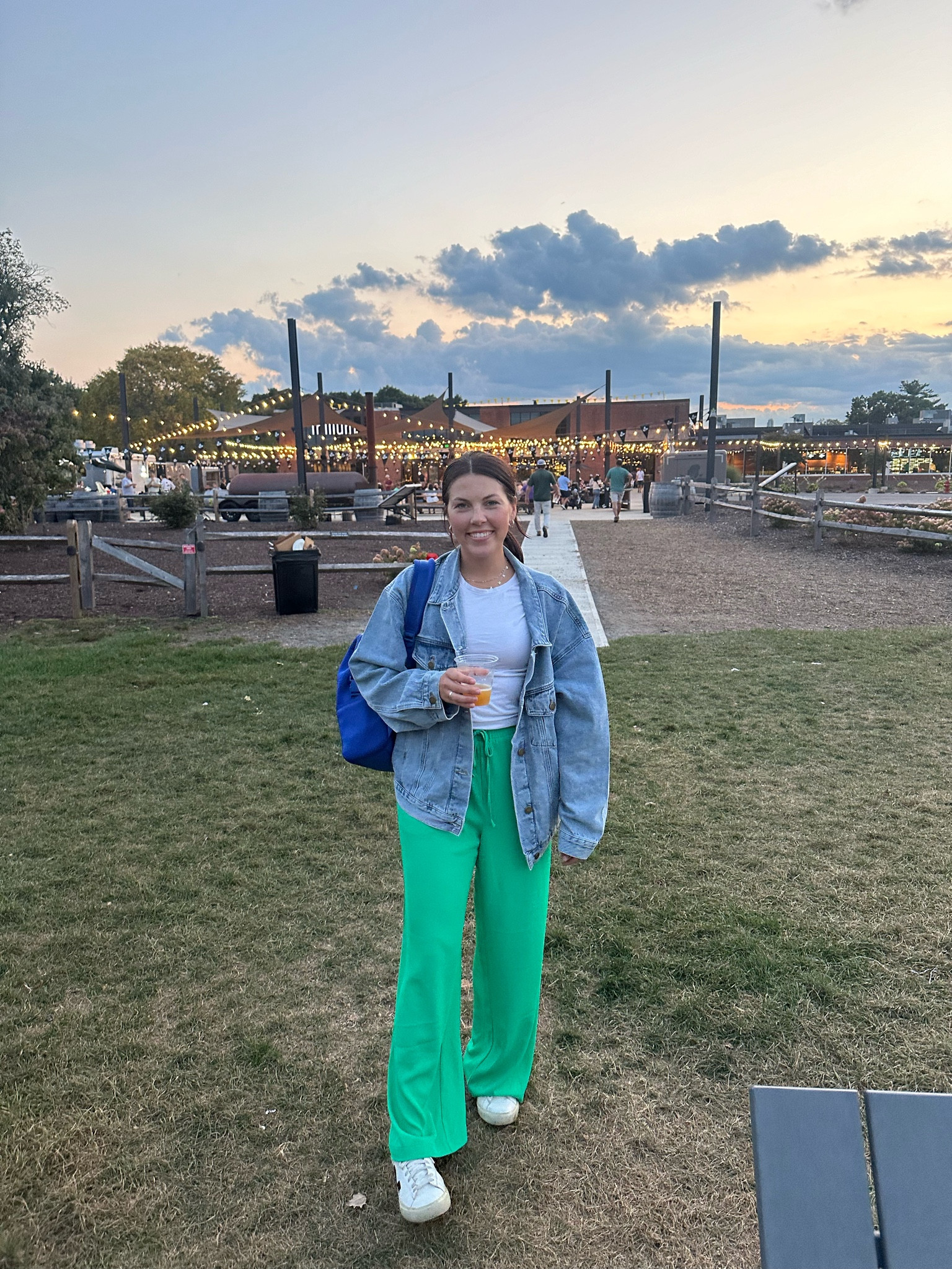 New oversized jean jacket that I’m loving!!! Wearing a small and it’s VERY oversized. I’m normally a small/ medium and think I’d be swimming in the large. Has so many pockets inside too. 