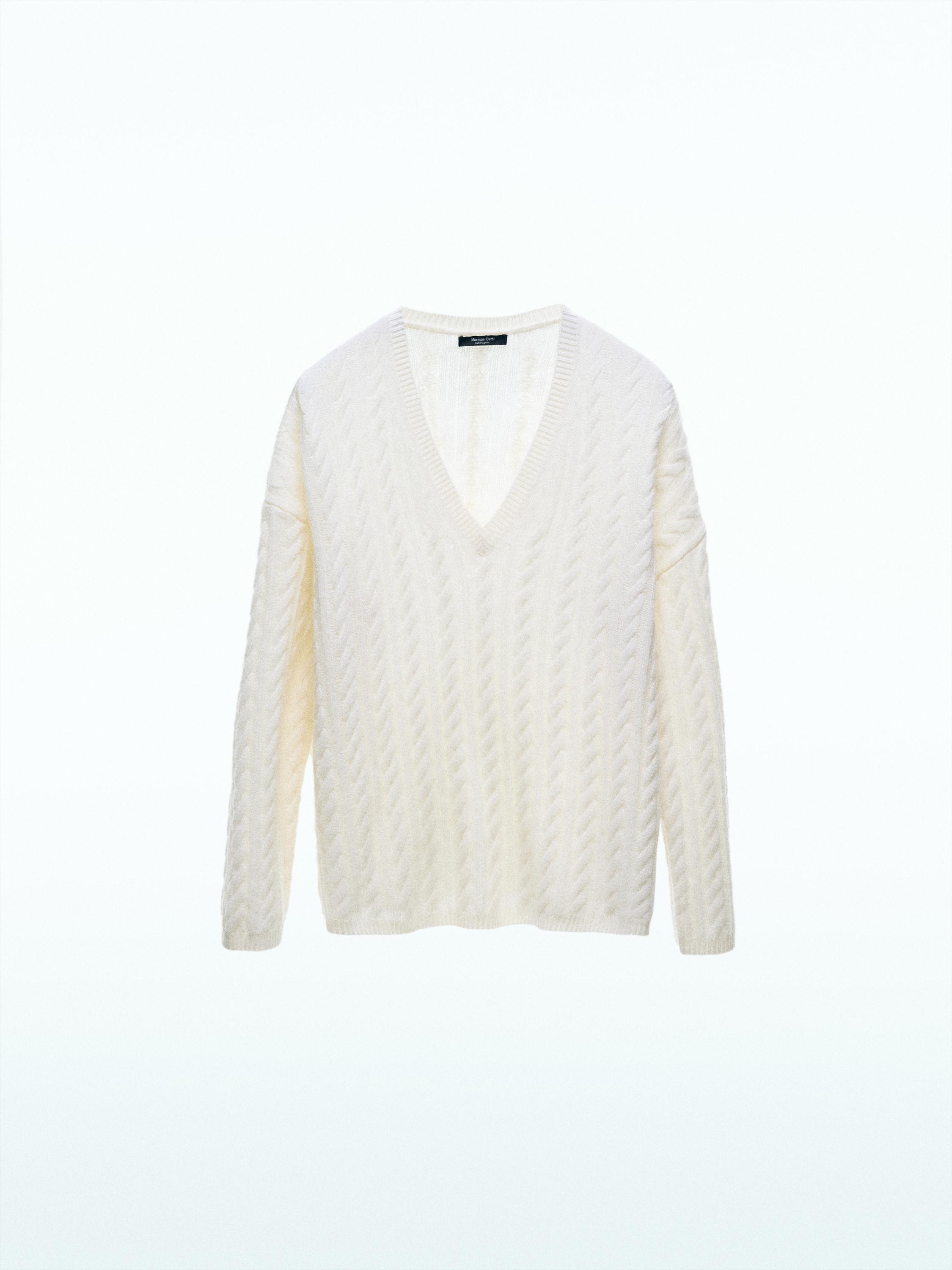 Pullover mit Zopfmuster und V-Ausschnitt | Massimo Dutti DE