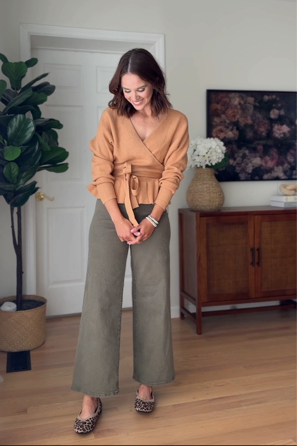 Nursing friendly teacher outfit // pumping friendly teacher outfit // business casual 

Wrap sweater : wearing s
Wide leg denim : wearing 4


#LTKStyleTip #LTKBacktoSchool #LTKSeasonal