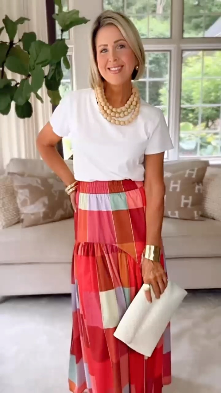 Wearing a L in top and S in the skirt

#LTKgrwm #LTKootd #LTKOver40