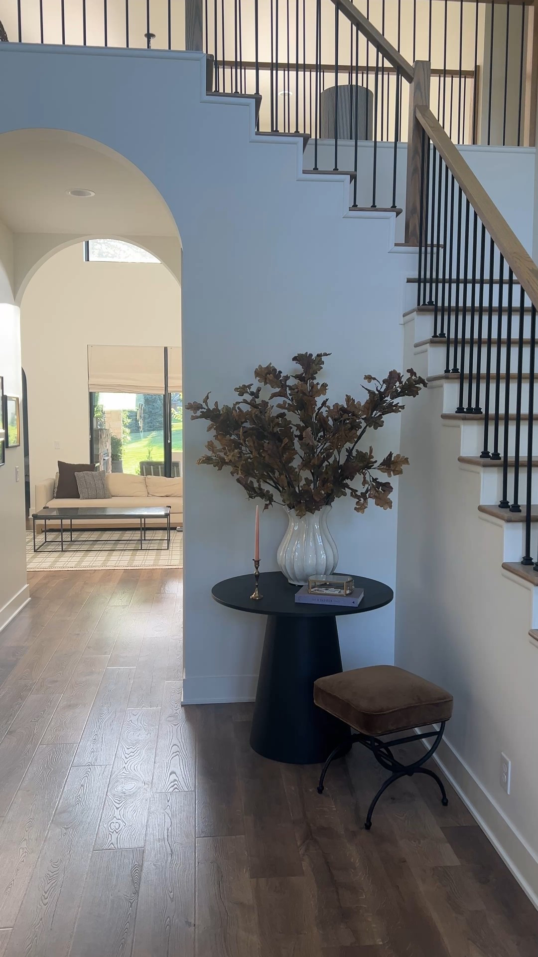 The prettiest entry table #popmaison