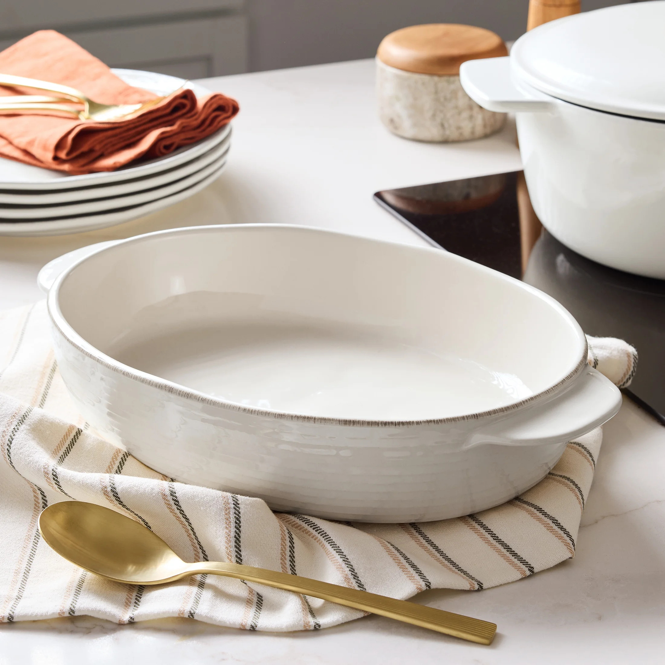 Better Homes & Gardens Artisan 8" x 14" 2.7 qt Cream Stoneware Oval Baking Dish | Walmart (US)
