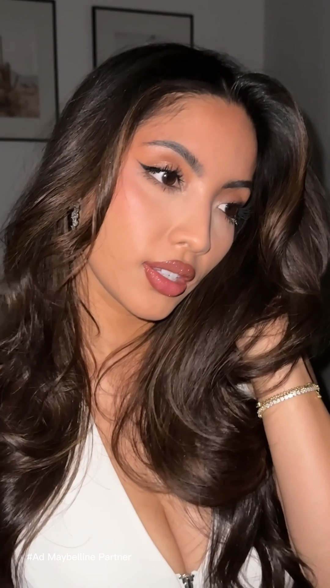 #Ad Holiday glam on lock with @maybelline because this sparkle is out of this world! ✨

PRODUCTS USED
Color tattoo shimmer eye stick in ‘I am shining’ & ‘I am courageous’
Lifter lip liners in ‘let’s bounce’ & ‘player’
Lifter lip gloss in ‘pearl’
Lash sensational in ‘black’ & ‘sparkle’
#MaybellinePartner #TargetPartner #Target @target @targetstyle @shop.ltk #liketkit
