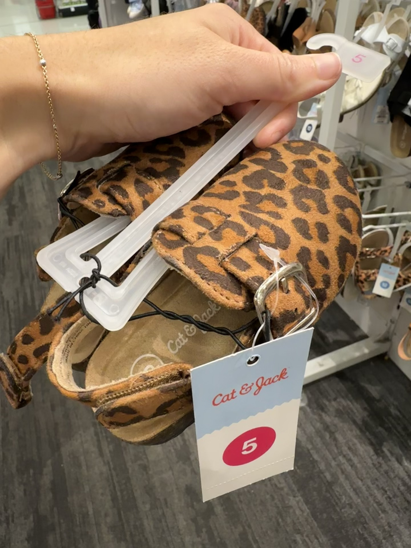 I’m obsessed with these adorable toddler shoes for fall and winter! 

#LTKKids #LTKBaby #LTKSeasonal