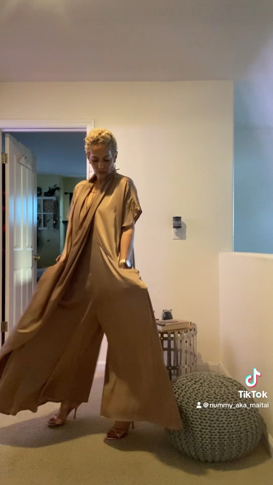 I feel pretty in my comfy jumpsuit by @cutelycovered 
I feel so light and pretty i just wanna twirl around all day! #fyp #foryoupage #foryourpage #fashion #cutelycovered #icymi #theweekend #twirl #twirling #classy #style #stylist #fashioninspo #50club #50andfabulous #over50 #nummy

#LTKU