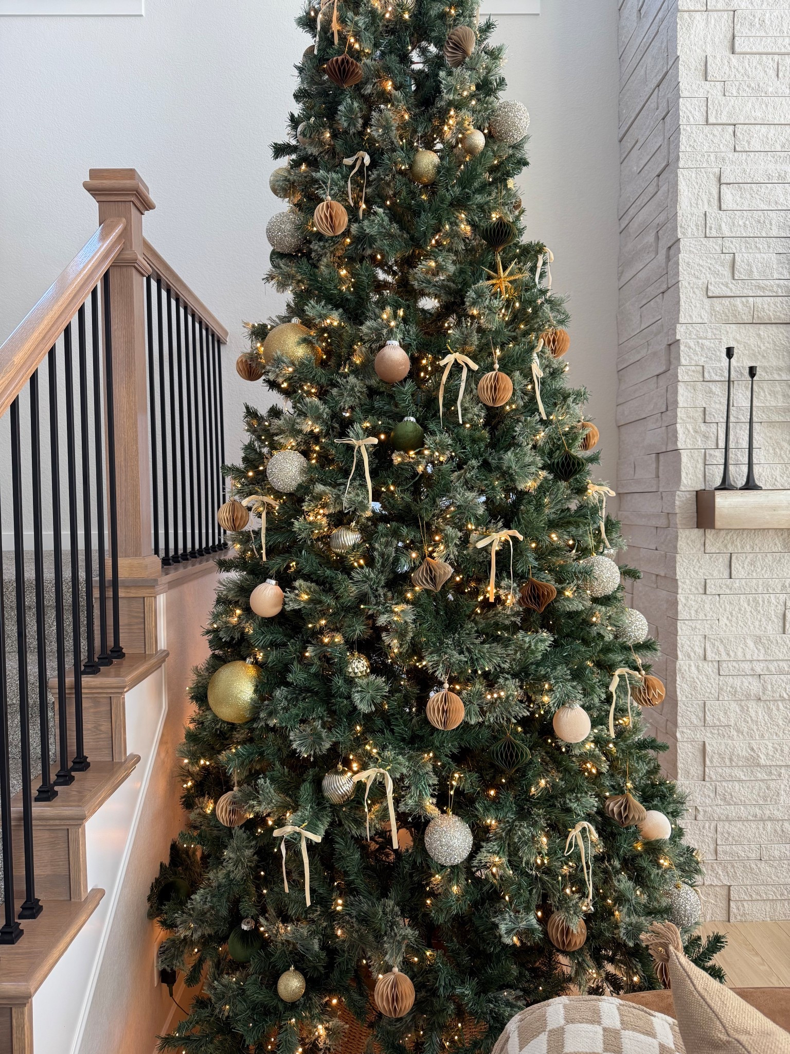 The bows on this Christmas tree are THE moment. ✨ Designer inspired tree by Amazon! 

Christmas | Christmas Tree | Decor

#LTKSeasonal #LTKHome #LTKStyleTip