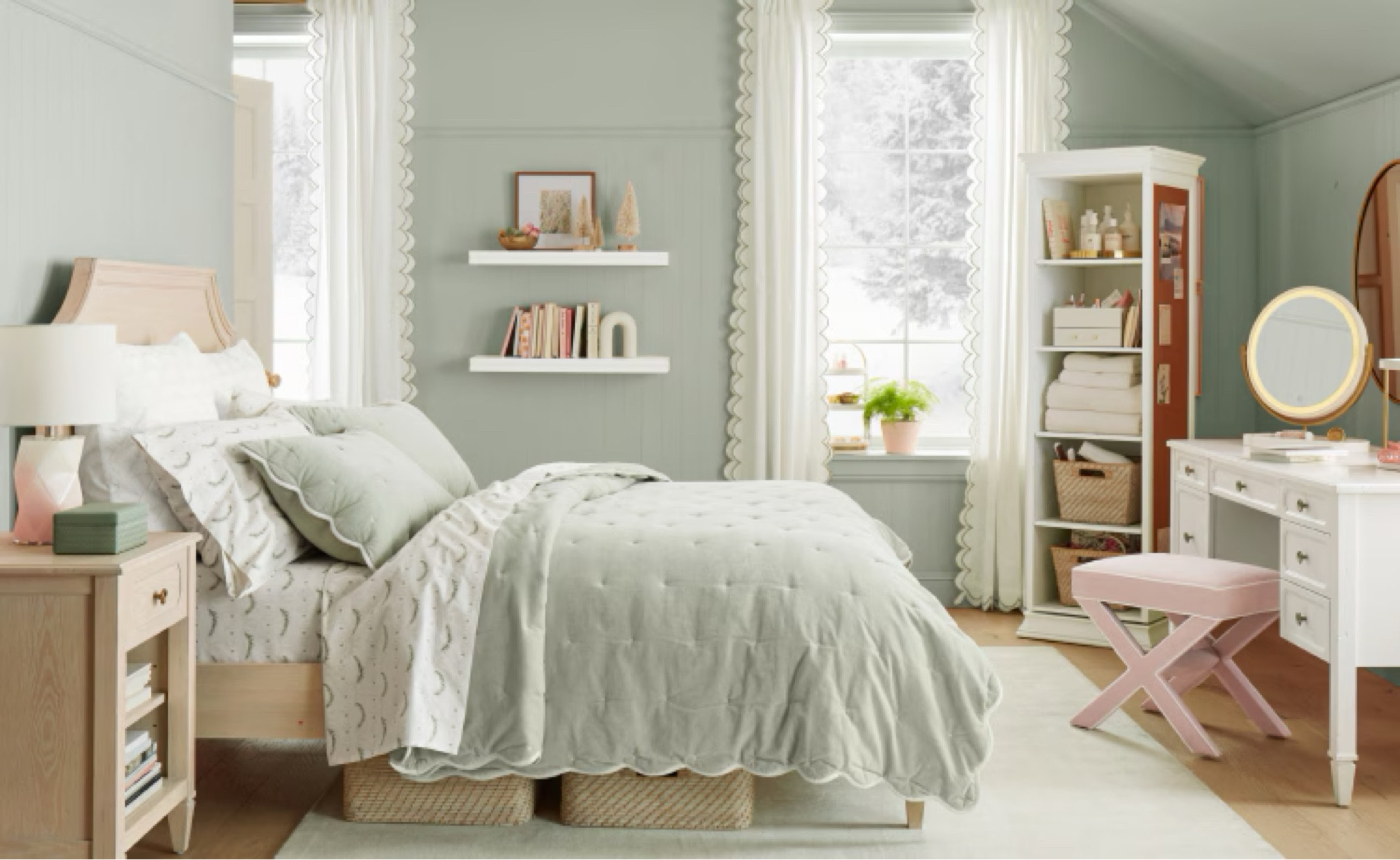 must have bedroom
#bedroominspo #teenbedroom #girlbedroom #vanity #desk #bedroomfurniture #bedroomdecor #cutedecor #bedding #trending

#LTKKids #LTKHome #LTKFindsUnder100