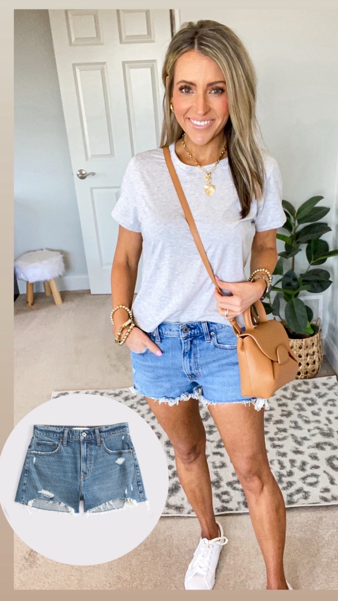 These denim Shorts are a MUST!!!!!! I sized up one, wearing 27. The fit is amazing🙌 use code: DENIMAF to save additional!!!!
