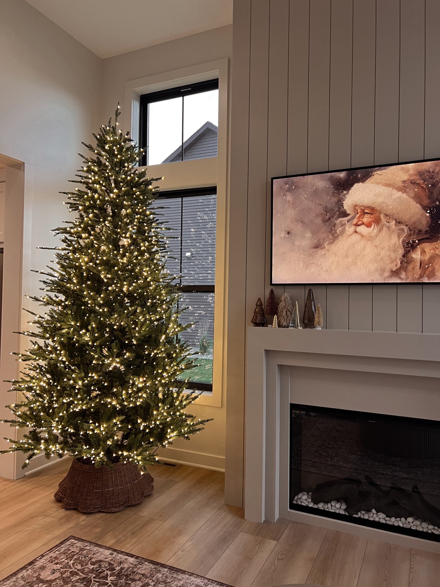 I’ve waited a few years to buy the viral Christmas tree and I’m here to tell you…it’s worth the hype. I bought a few different trees this year, and this one was my favorite for this space. It was so easy to set up and the twinkling lights are so pretty! Now to pick out a color scheme. I’m thinking neutrals but also loving that’s red and green Christmas is back.🎄

If you want to be Christmas tree twinsies, comment TREE and a link will be on the way!✨