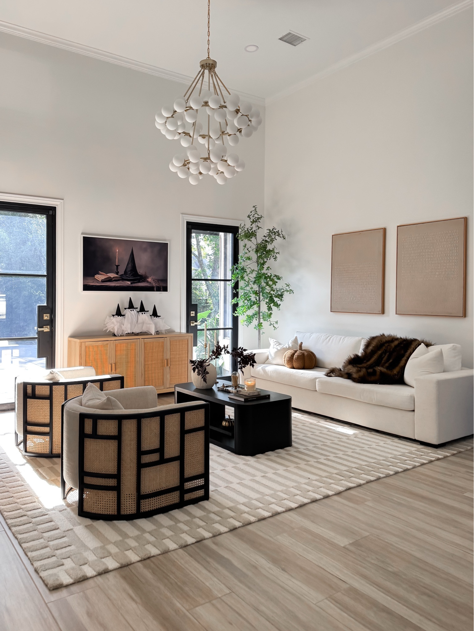 Living Room Halloween Decor 

#LTKHalloween #LTKFamily #LTKFindsUnder50