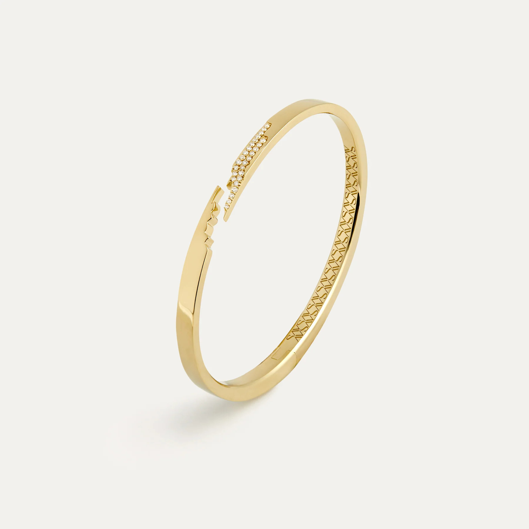 Signature Broken Narrow Cuff Bracelet with Pavé Diamonds | Savannah Friedkin