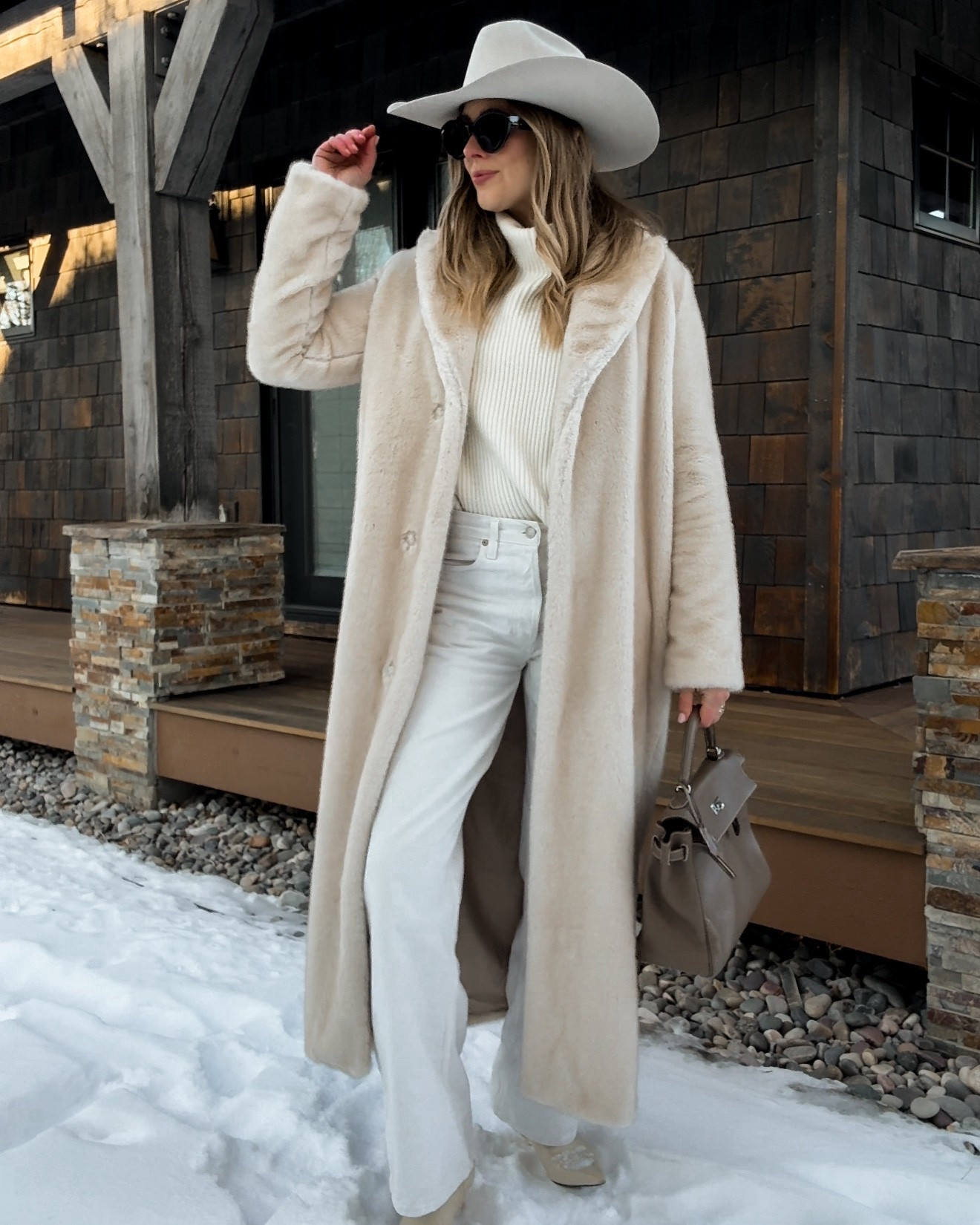 Fashion Jackson, winter outfits women, white jeans, winter jeans, faux fur coat 

#LTKOver40 #LTKootd #LTKTall