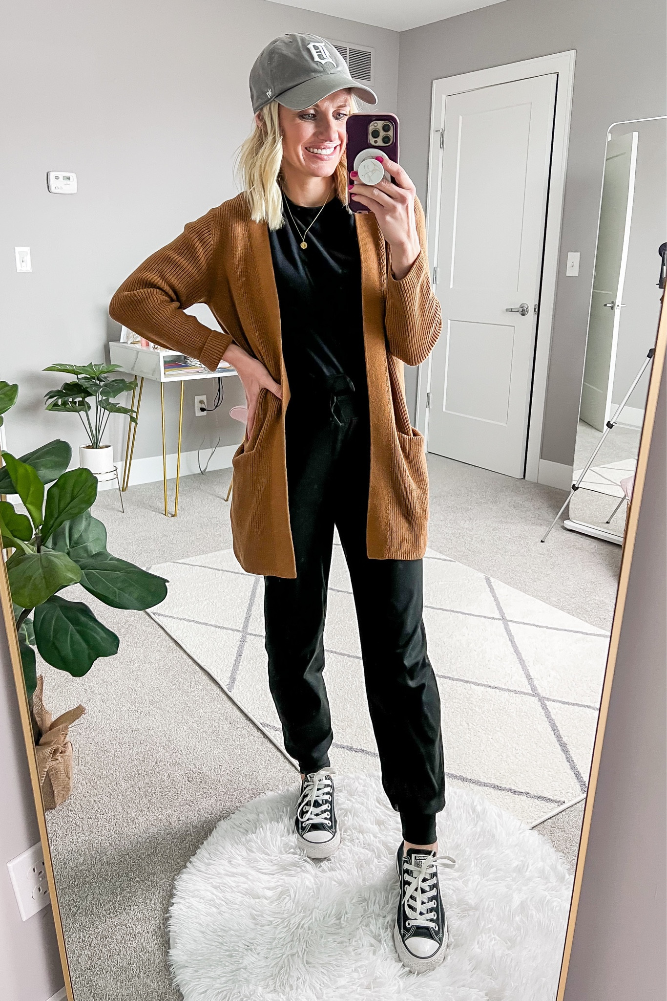 What I wore this week! 
Tee- small
Cardigan- xs
Joggers- Outfit stock, linked similar 
Shoes- 7

#LTKstyletip #LTKfindsunder50 #LTKSeasonal