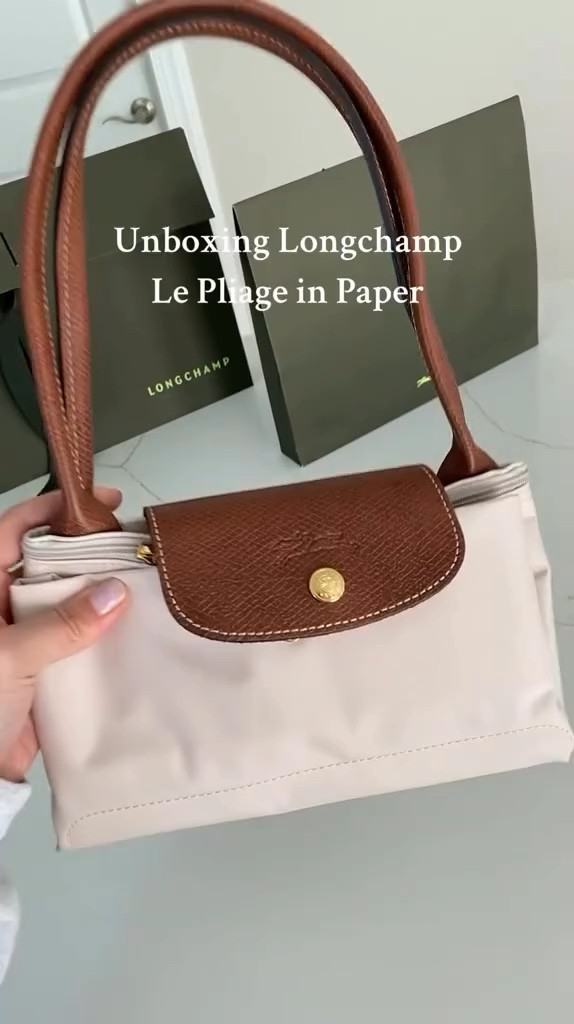 Longchamp bags are insanely great high quality and are the perfect work bag #longchamp


#LTKFallSale #LTKItBag #LTKStyleTip