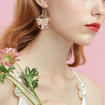 FASHEWELRY 12Pcs Dragonfly Lampwork Glass Beads 6 Colors Cartoon Flying Animals Glass Spacer Bead... | Amazon (US)