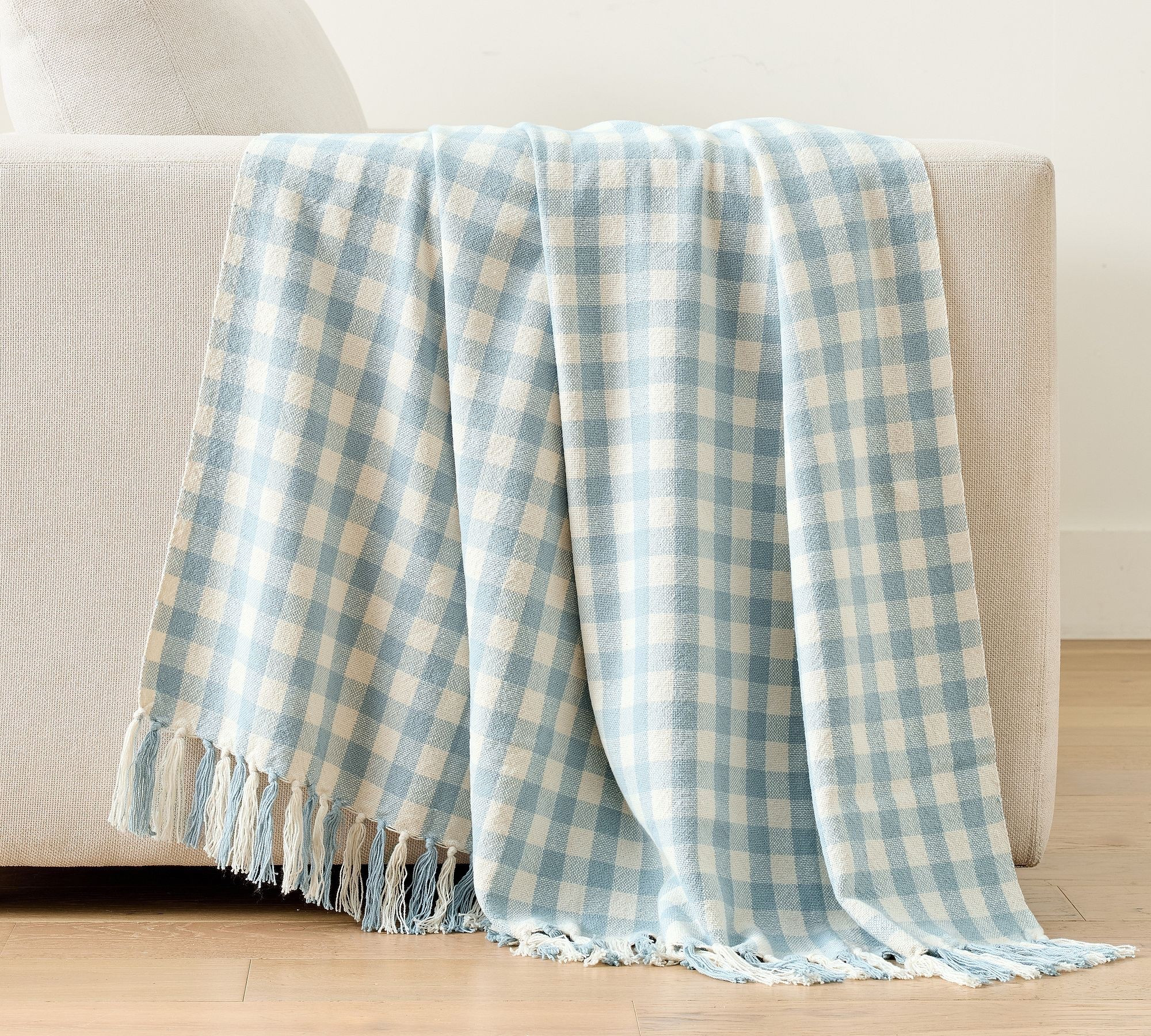 The perfect spring throw🤍

#throwblanket #blanket #springblanket 

#LTKHome #LTKdayinmylife #LTKSeasonal