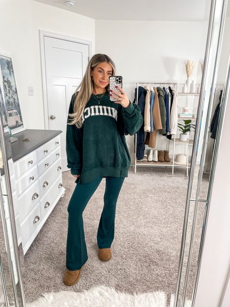 Officially my new favorite lounge set! Would be perfect for any wfh girlies or running errands! Leggings and pullover are both aerie finds! 
+ sweatshirt: small 
+ leggings: xs short 
+ Ugg minis: size 6

#LTKSeasonal #LTKfindsunder100 #LTKHoliday