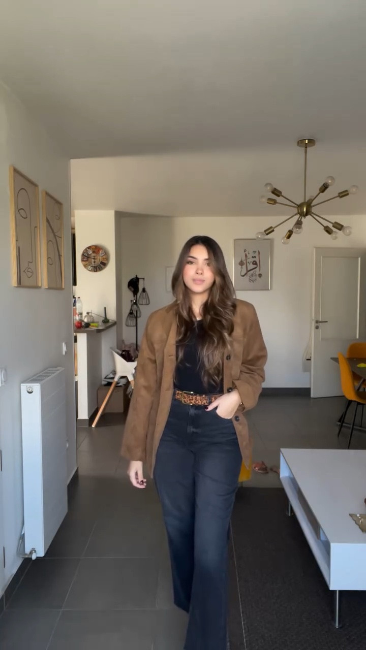 So so so into this Suede look 🍂 

#suedejacket #fashionstyle #lookstyle #fallinspo🍂 #fashionsuedeshoes #suedeboots