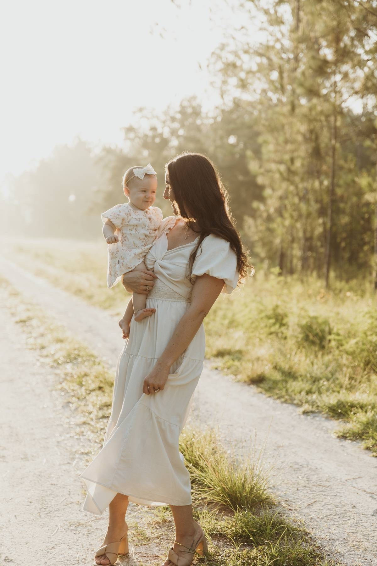 Little sneaks from Kollins first birthday smash cake photos 🥳💕 
.
.
#firstbirthday #firstbirthdayparty #firstbirthdayinspo #babysbirthday #familyphotos

#LTKSeasonal #LTKFamily #LTKBaby