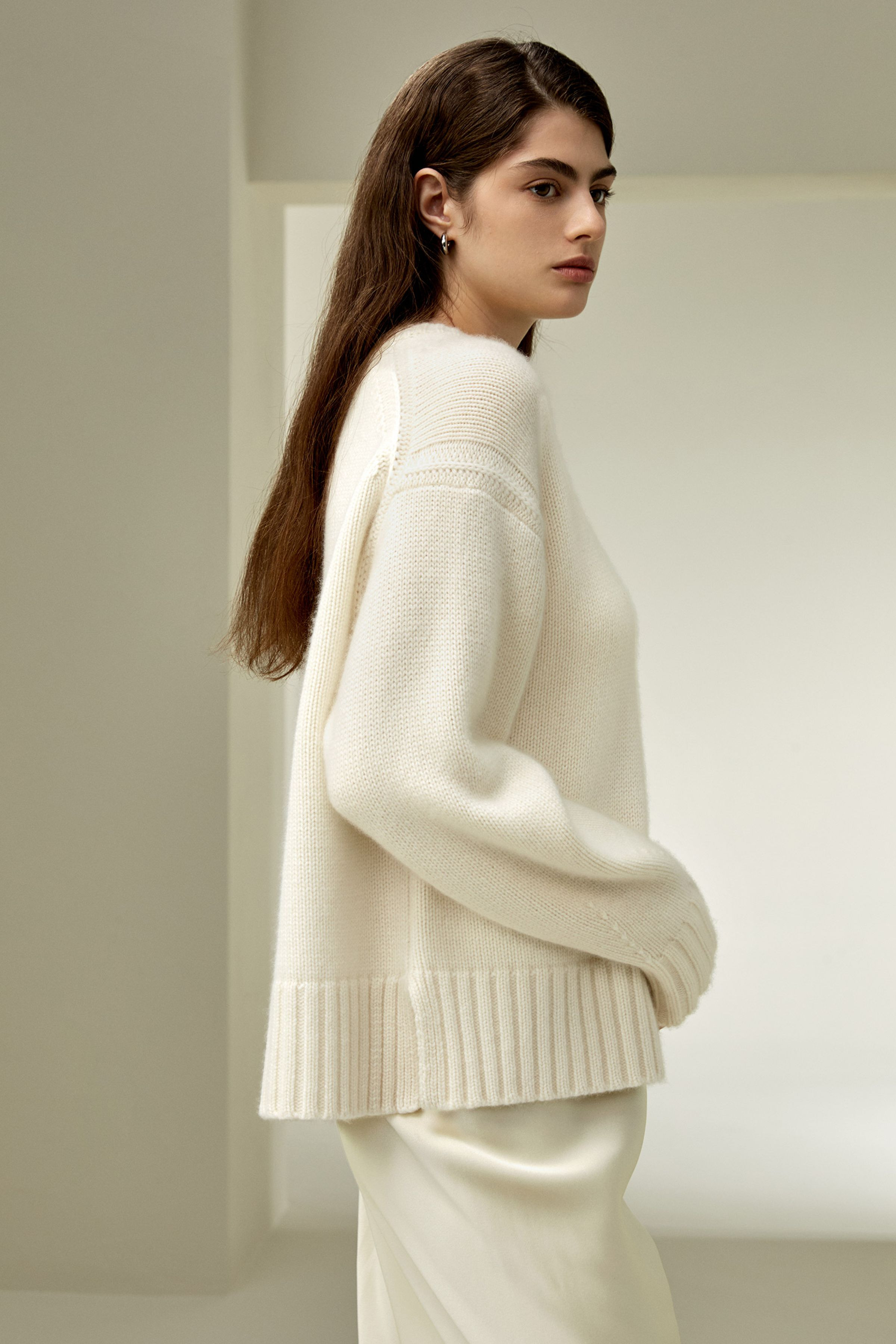 Boxy Crewneck Cashmere Sweater | LilySilk