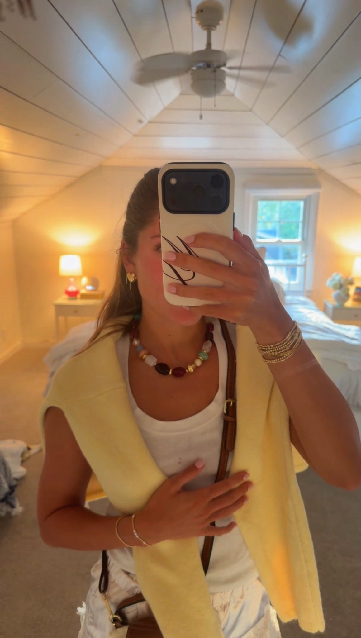 Beaded necklace, cardigan, & purse!!

#LTKootd