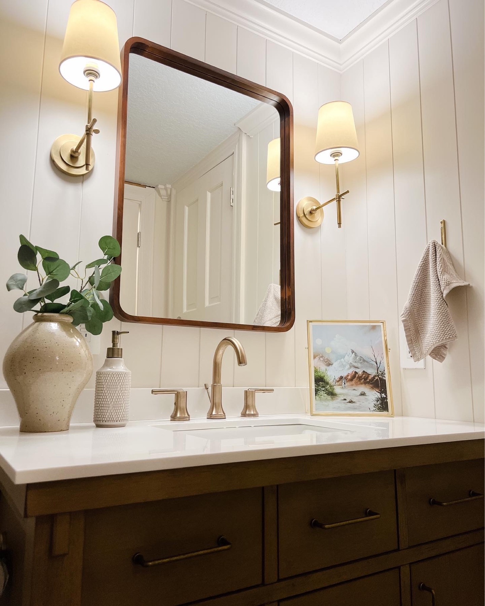 Bathroom Remodel 🤍

Vanity, Lighting, Decor

#LTKhome