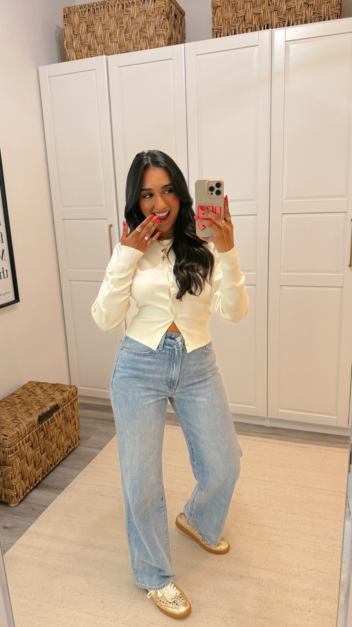 Okay, aritzia jeans never fit me right but these ones are curve fit and they are amazing!! Fit perfect! Size 28!!