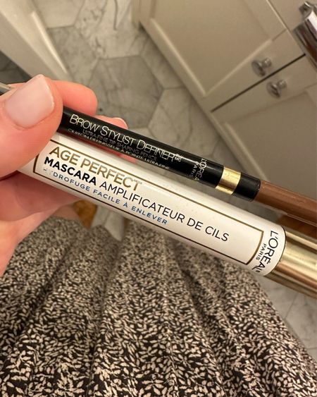 #walmartpartner / my fave lash & brow duo - both #walmartbeauty finds from @walmart! I wear light brunette on my brows - rule of thumb is go 2 shades lighter than your hair color 

#LTKbeauty