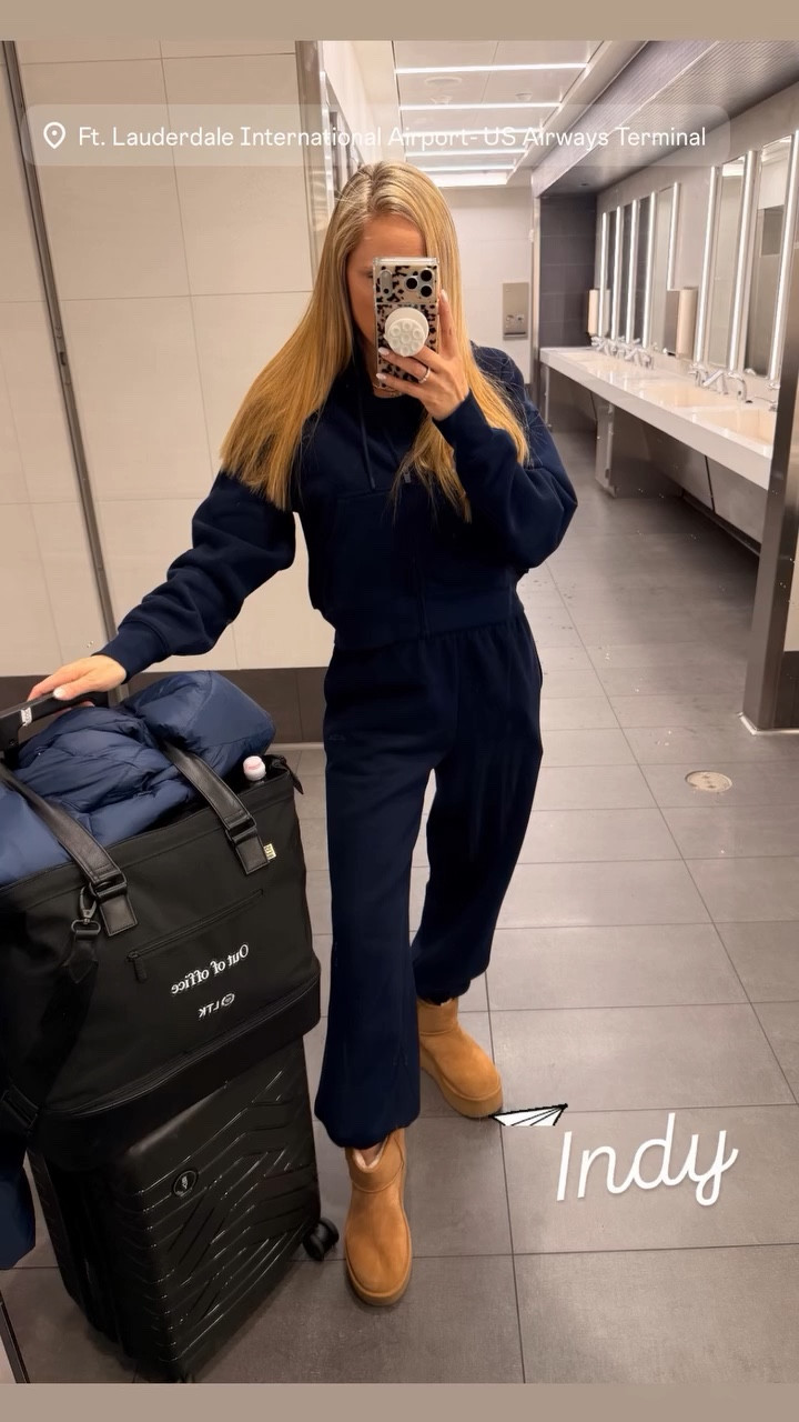 Comfy travel outfit use code JESSXSPANX for 15% off 💞

#LTKootd #LTKdayinmylife #LTKOver40