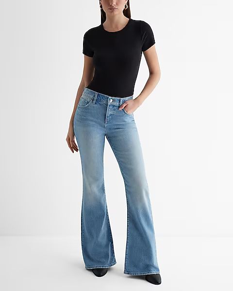 Mid Rise Light Wash '70s Flare Jeans | Express (Pmt Risk)