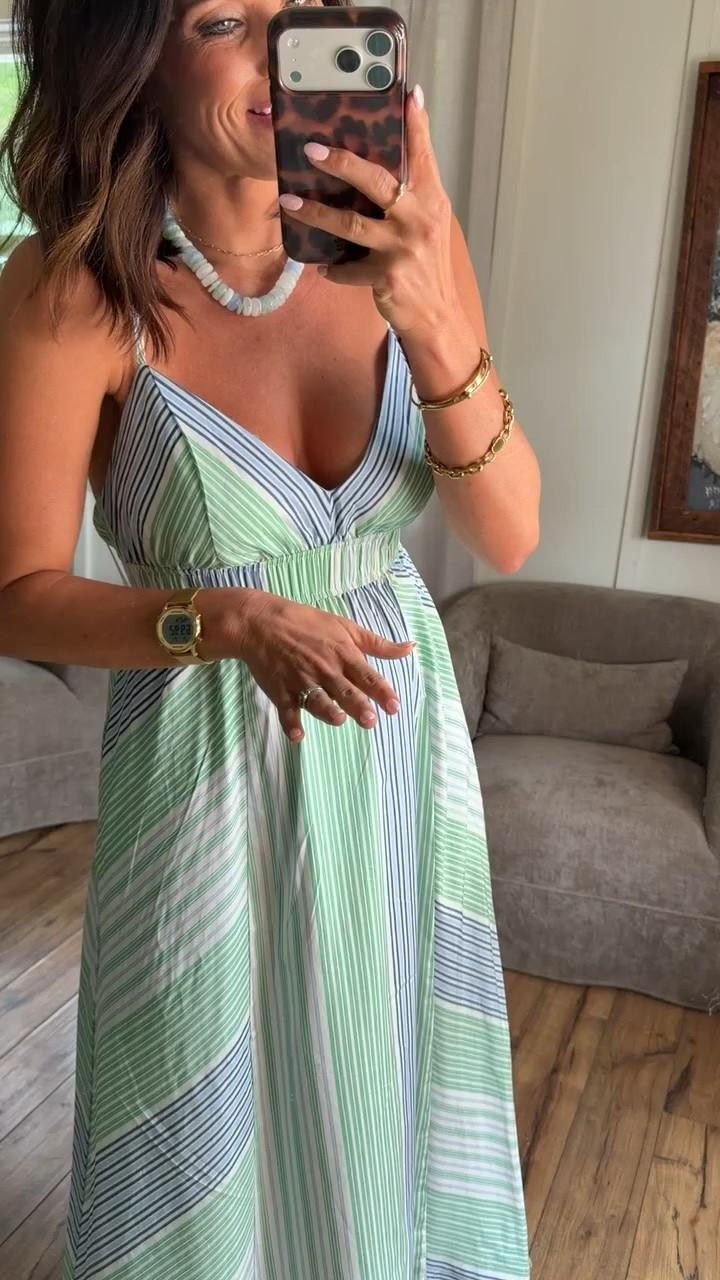 Walmart deal you don’t want to miss 🤍💚

This dress is a straight-up Walmart must-have. It looks so much more expensive than it is, and it’s on sale right now! The fit is so flattering, lightweight, and perfect for everything from church to vacation.

#Walmart #WalmartFashion #WalmartFinds #WalmartDeals #AffordableFashion #SummerDress #VacationStyle #EverydayStyle #LTKStyle #LTKFinds #StyleOnABudget #SummerOutfit #FashionFinds #ClassicStyle #DressFinds