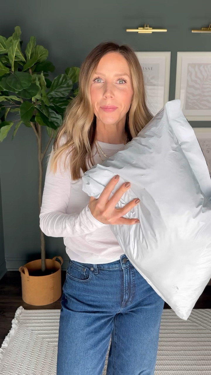 Aerie haul! Wearing my typical size small in everything and almost everything is on sale! 