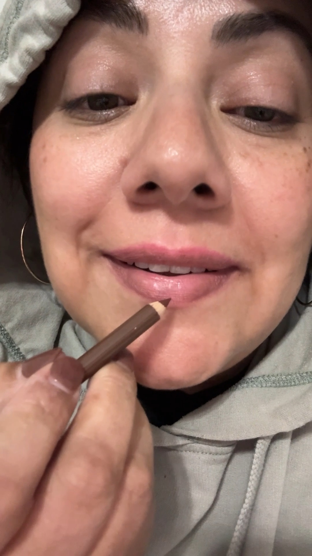 Makeup: Is this my go to lip combo for fall and winter. 💄 🍂 😘 


#LTKBeauty #LTKSeasonal #LTKStyleTip