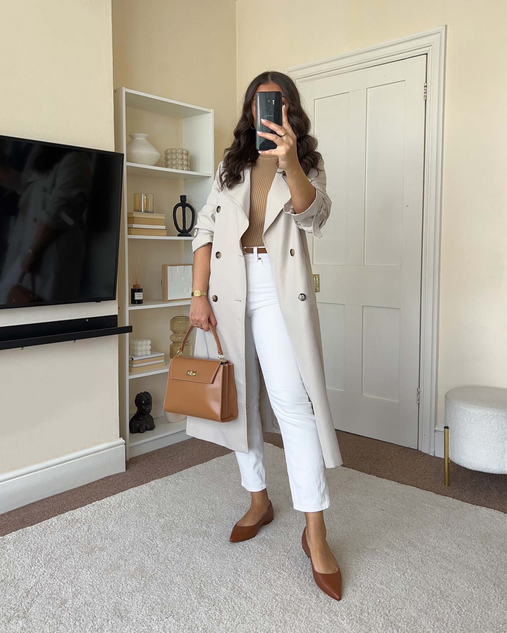 Summer to autumn transitional outfit.
Jeans are from H&M, wearing size UK10.
Trench coat is from Mango, wearing size S.
Top is from Karen Millen, wearing size UK10.
Some items are no longer available so I’ve linked similar.#LTKunder100 

#LTKeurope #LTKstyletip