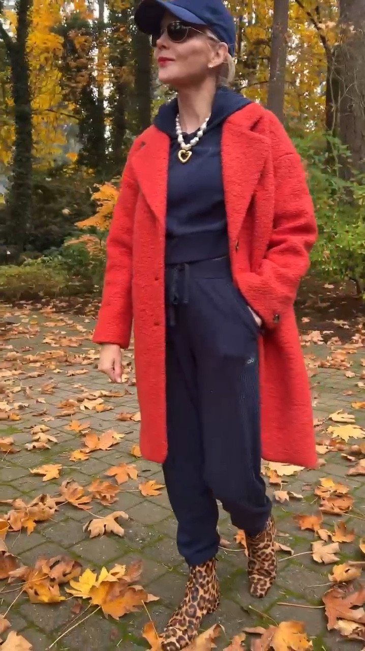 Cozy vibes and leopard print for the perfect fall look 🍂 Loving this Alo set paired with my favorite statement boots and cap. This bright red coat gives the perfect pop of color! Style has no age limit—let’s keep it chic and comfy! #FallFashion #OOTD #StyleOver50 #LeopardPrint #CozyLooks

#LTKFindsUnder100 #LTKOver40 #LTKSeasonal