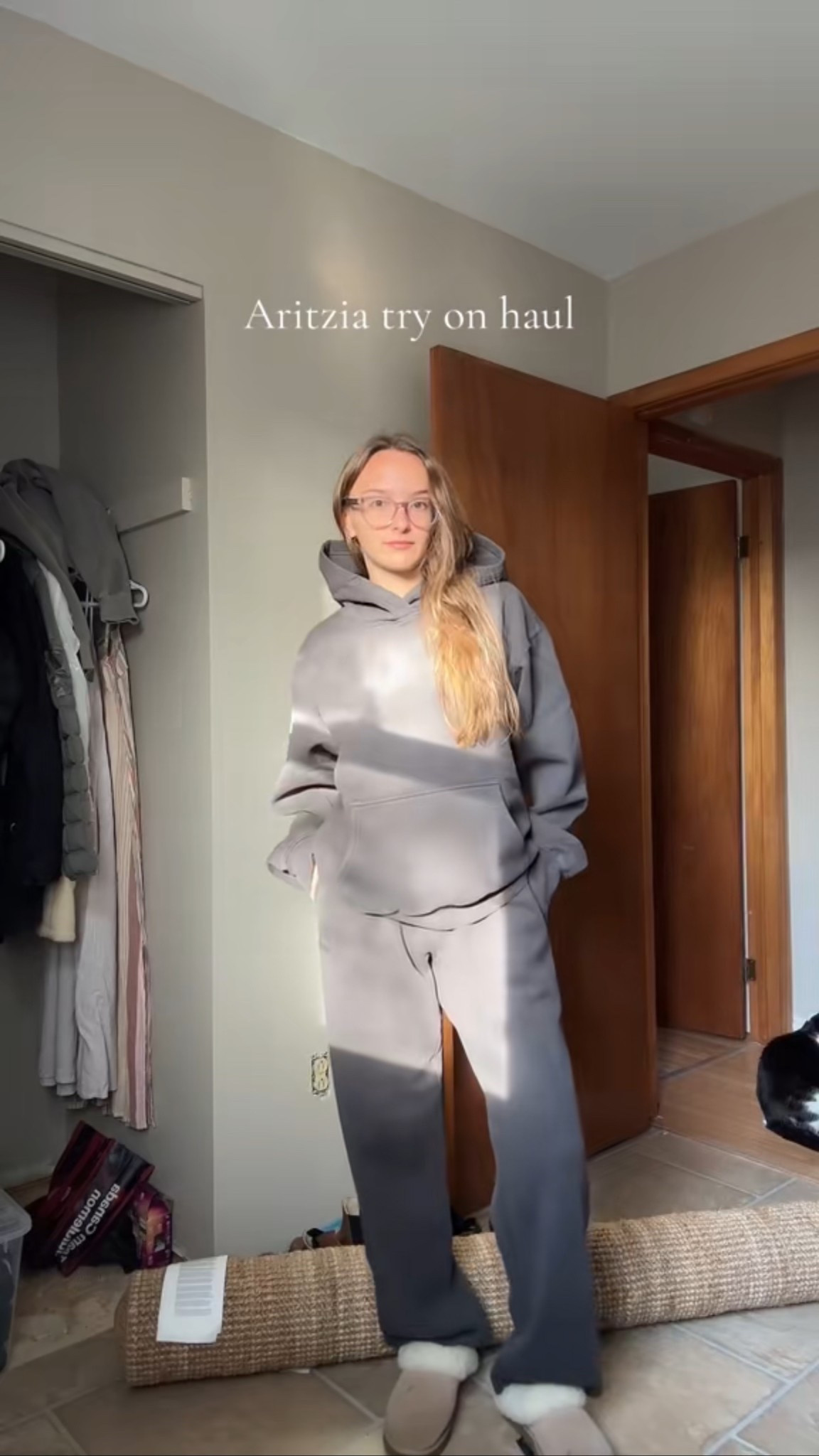 Aritzia haul 

Vest - s
Top - s
Cardigan - xs
Hoodie - xl
Sweat pants - m
