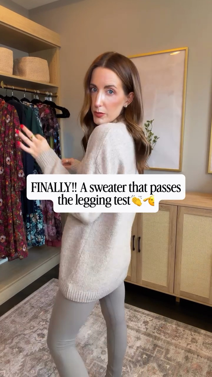 Perfect oversized sweater for leggings! wearing a size small at 5'4.5