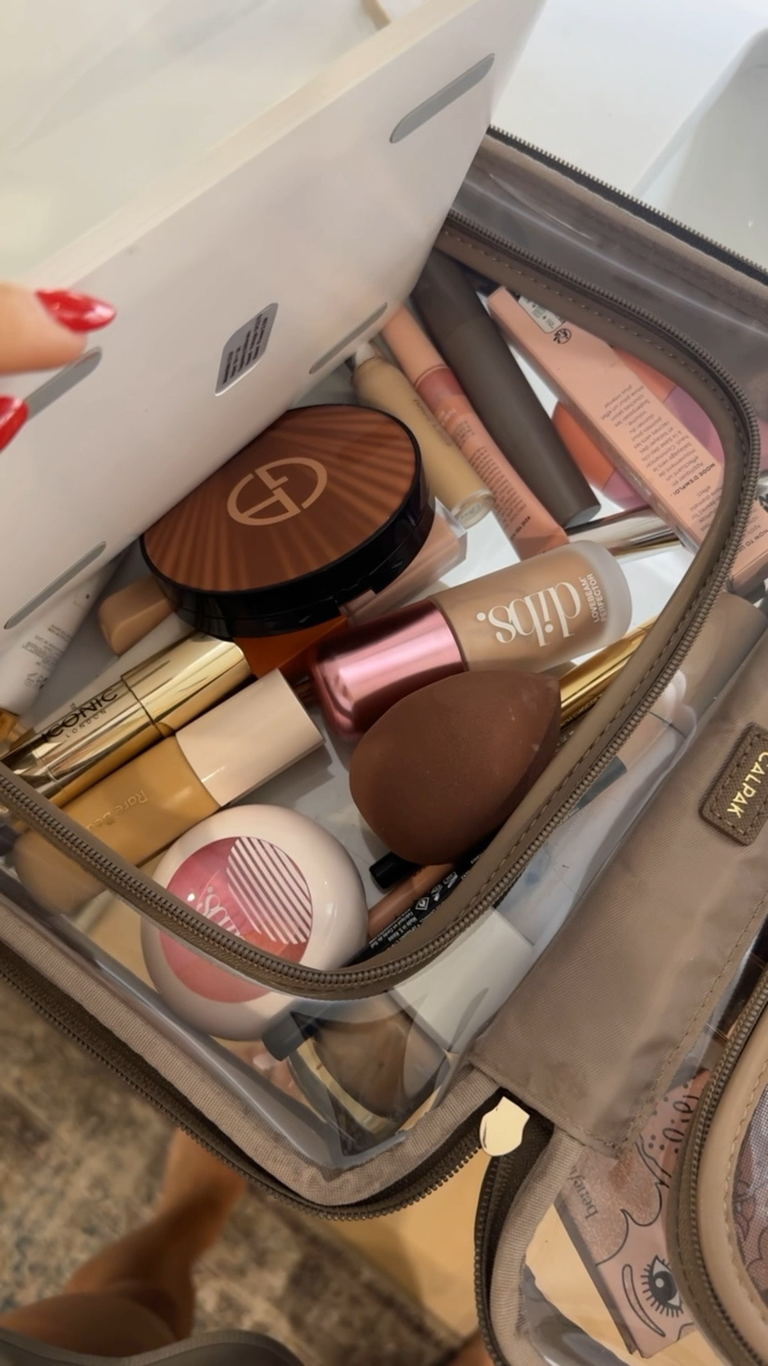 I recently ordered two of these organizers from @calpak and I love them!
These are both the large size 

#LTKBeauty