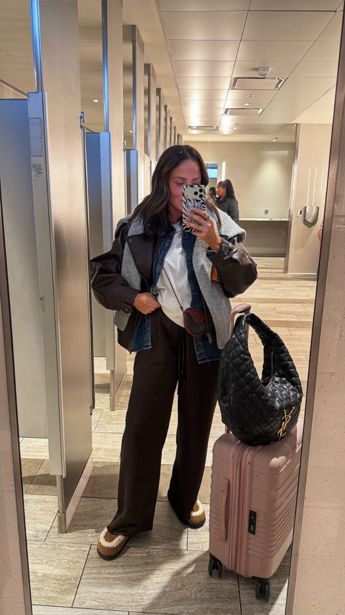 Casual travel outfit Abercrombie @abercrombie 