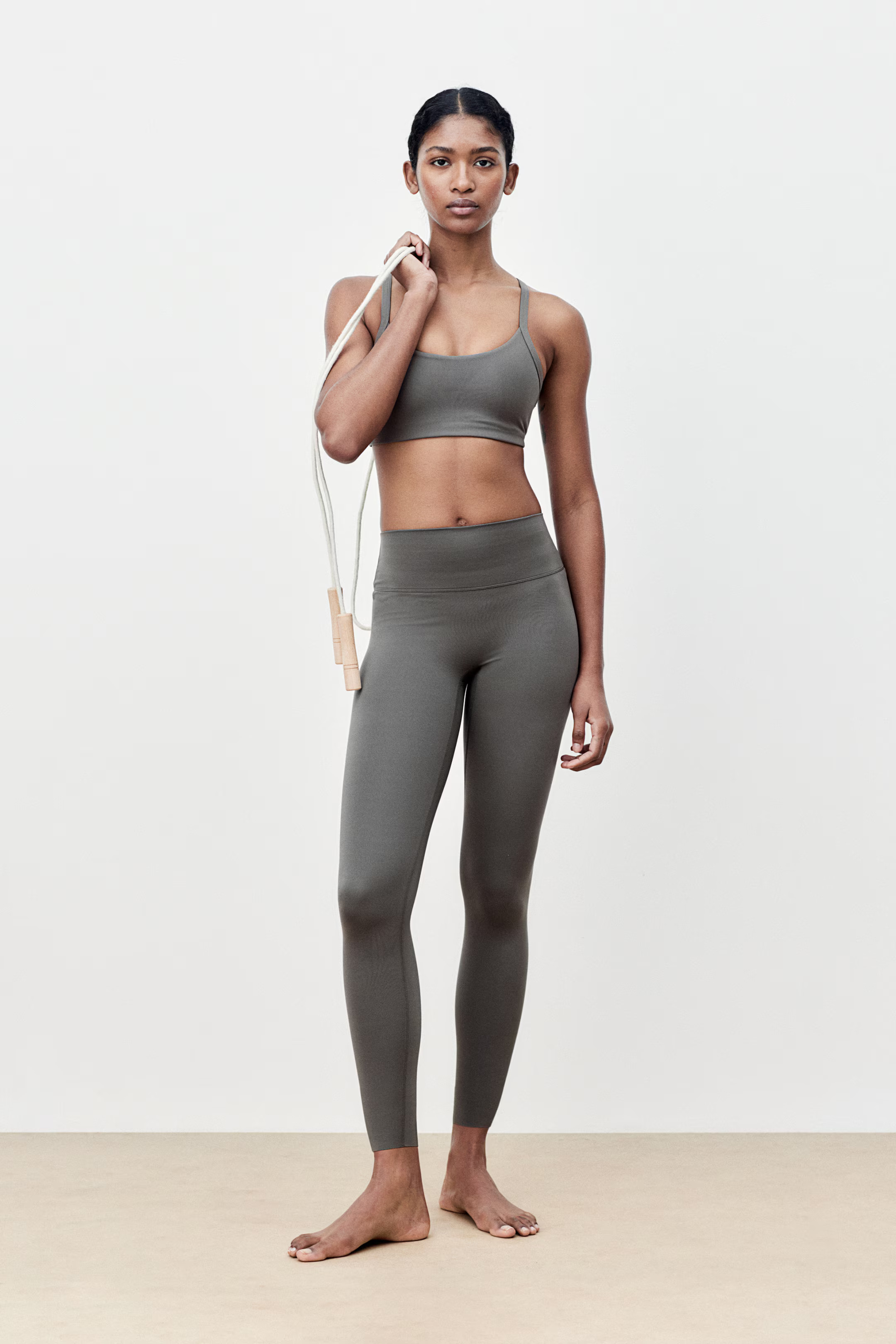 Sports leggings in SoftMove™ | H&M (UK, MY, IN, SG, PH, TW, HK)
