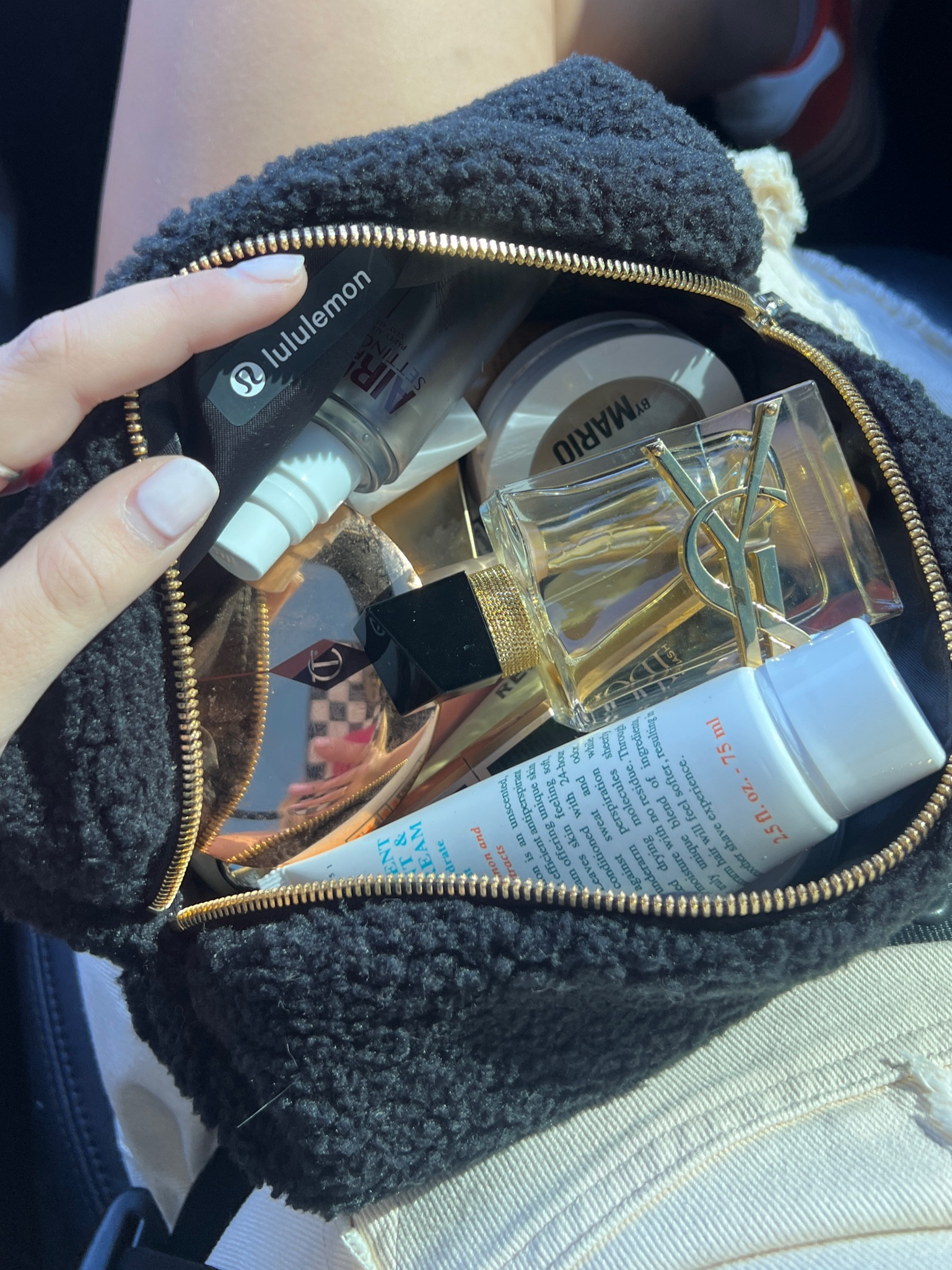 what’s in my bag!💕

#LTKHoliday #LTKbeauty #LTKGiftGuide