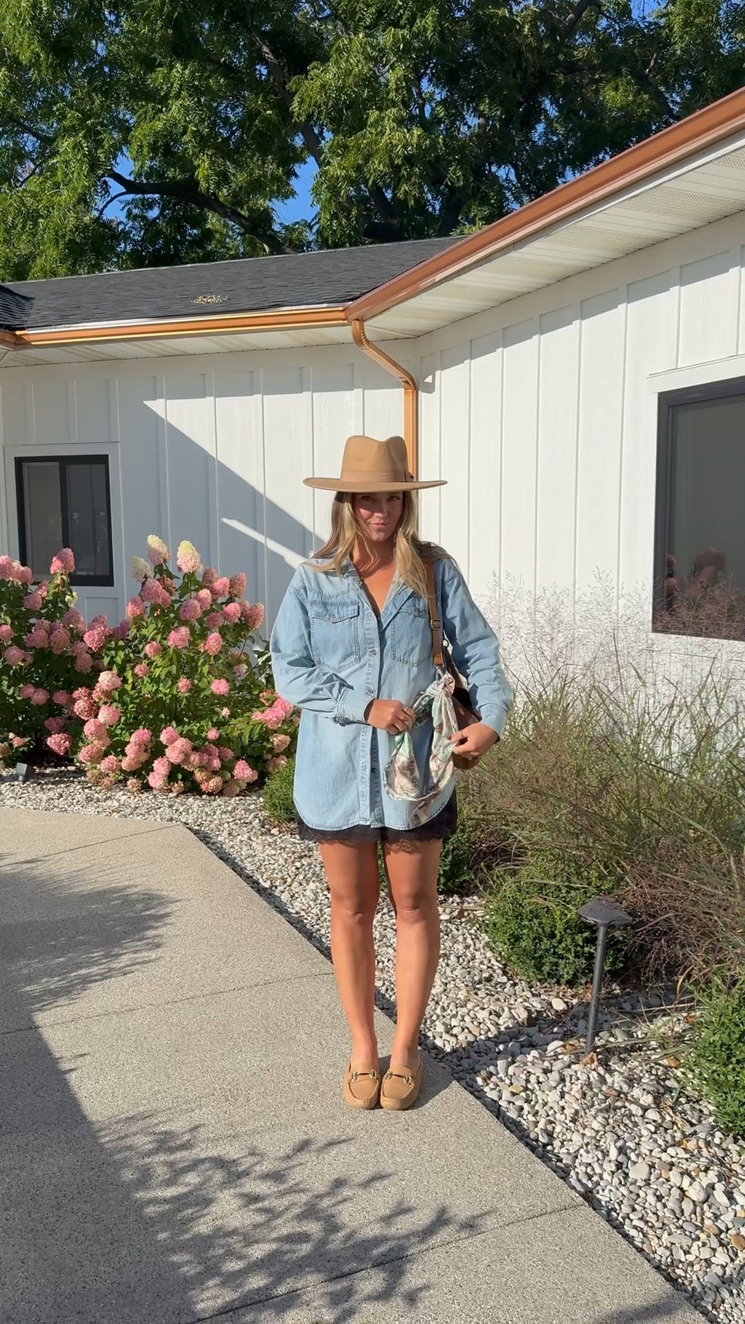 Winery outfit 🫶🏼 or swap for some cowgirl boots and head to a concert!!! Size small in denim top, medium skort, thrifted shoes and old hat! 