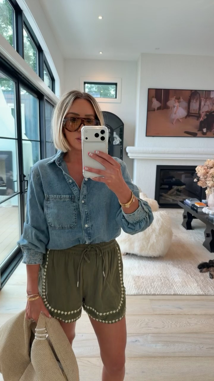 This denim top from @Target is 🔥🔥🔥

#LTKdayinmylife #LTKgrwm #LTKootd