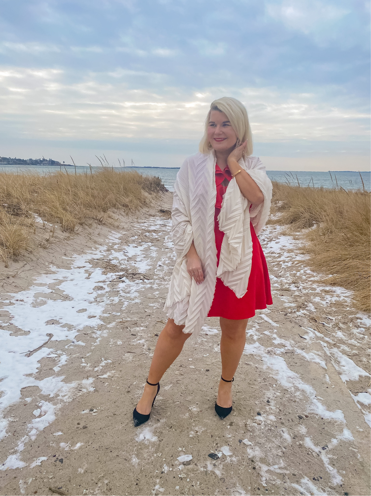 Lady in Christmas red. This dress is perfect for the holiday season. 

#LTKHoliday #LTKparties #LTKGiftGuide