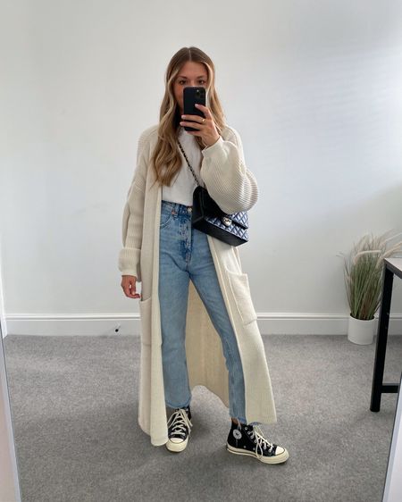 Knitwear 🧶

One of my favourite things about autumn is knitwear. This longline cardigan is old Topshop but I’ve linked an alternative below and it’s so cosy! 



#LTKeurope #LTKstyletip #LTKSeasonal